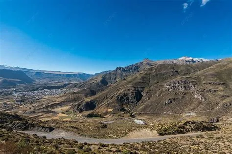  Only Angels Have Wings, An Eerie Love Story Amidst the Peruvian Andes?